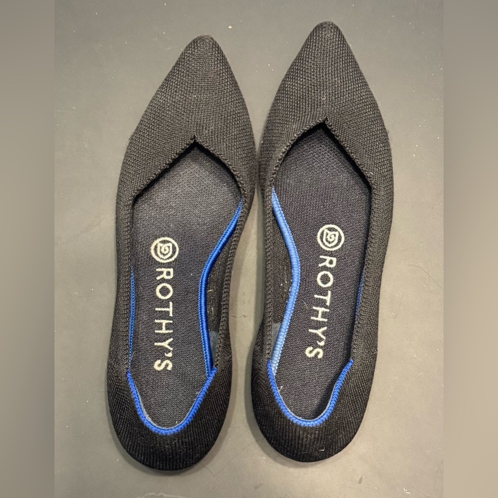 Rothys Pointed Toe Flats size 6 in black